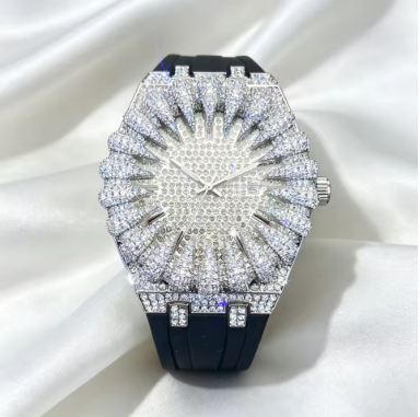 New Design Iced Diamond Watch Men Automatic Date Fashion Waterproof Quartz