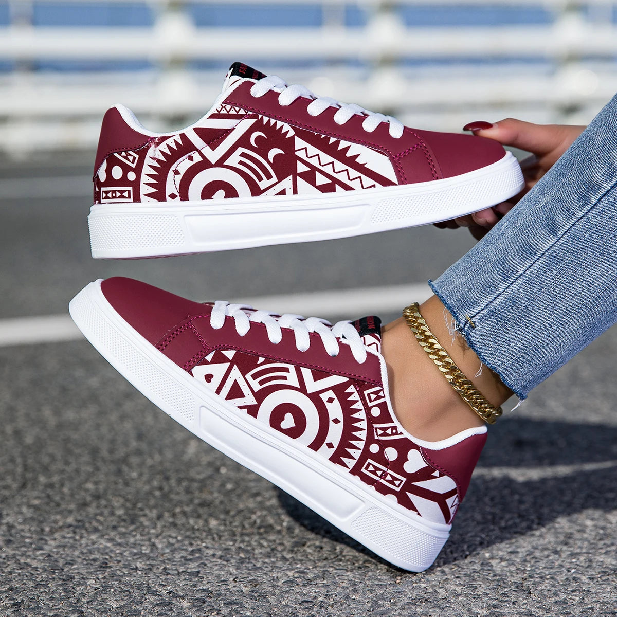 Women's Lightweight PU Skateboard Sneakers