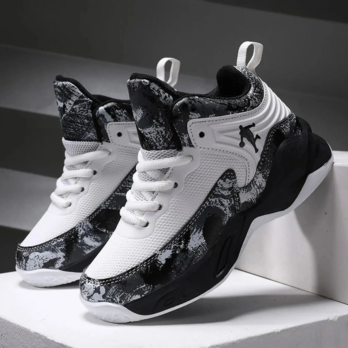Kids' Breathable Non-Slip Lace-Up Basketball Sneakers