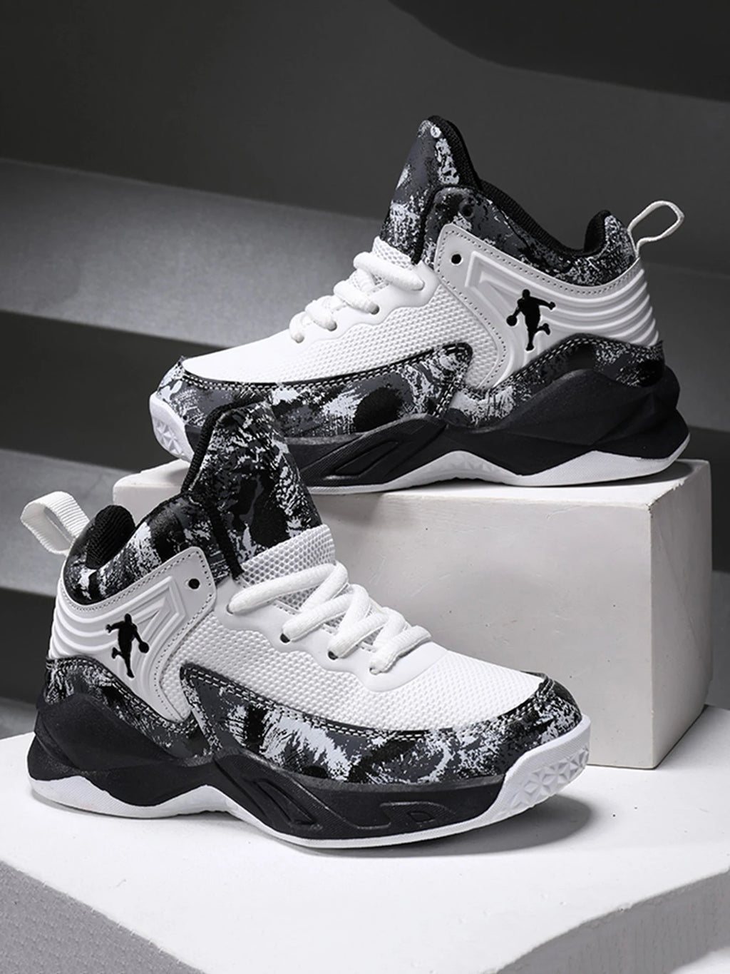 Kids' Breathable Non-Slip Lace-Up Basketball Sneakers