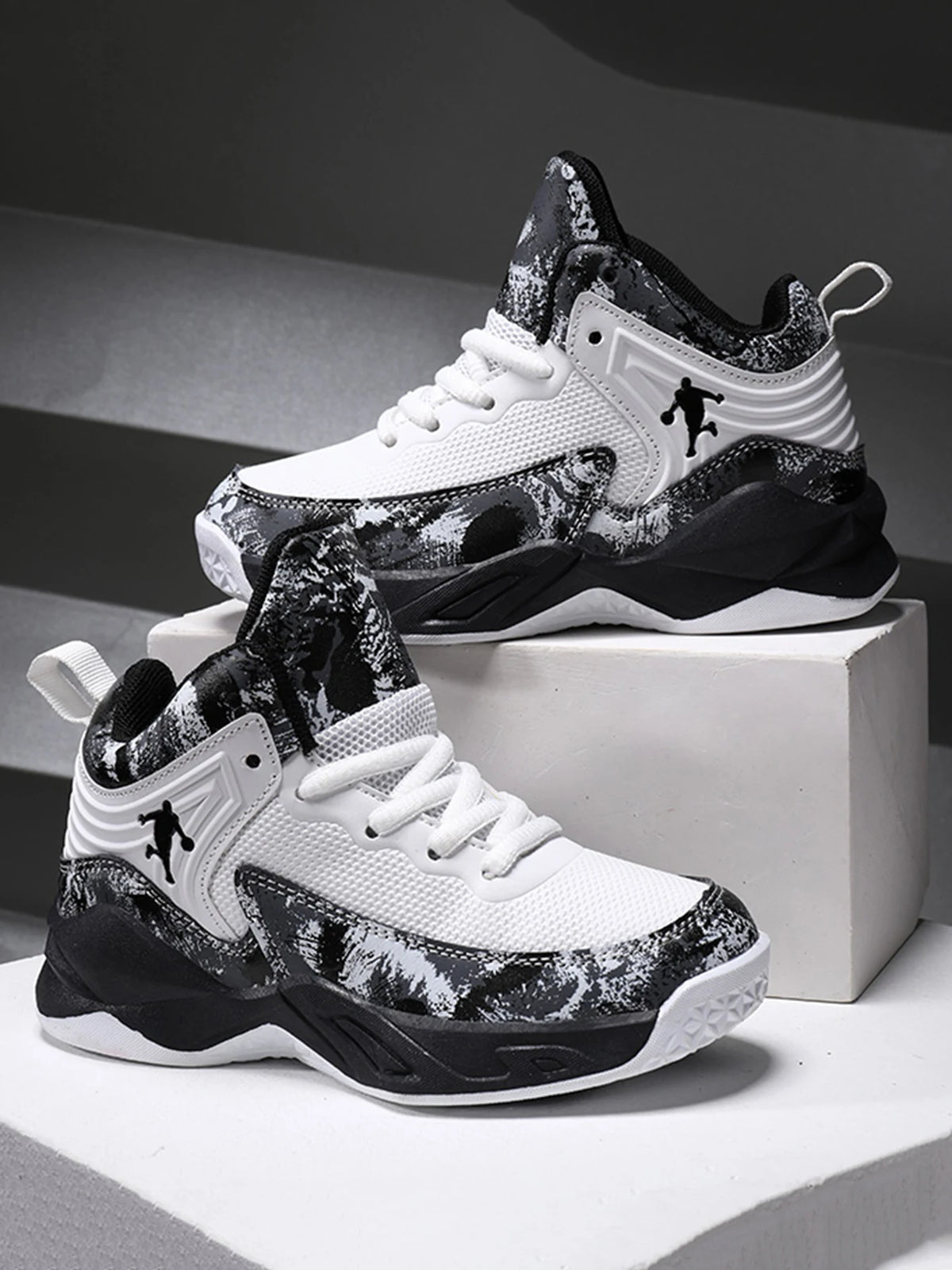 Kids' Breathable Non-Slip Lace-Up Basketball Sneakers
