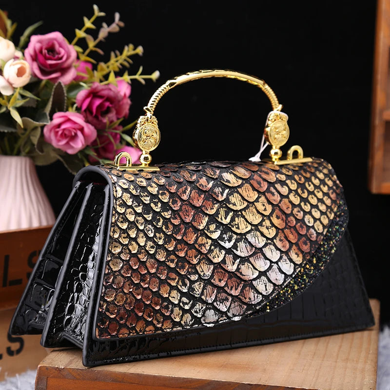 Women's Crocodile Pattern Genuine Leather Shell Crossbody Bag