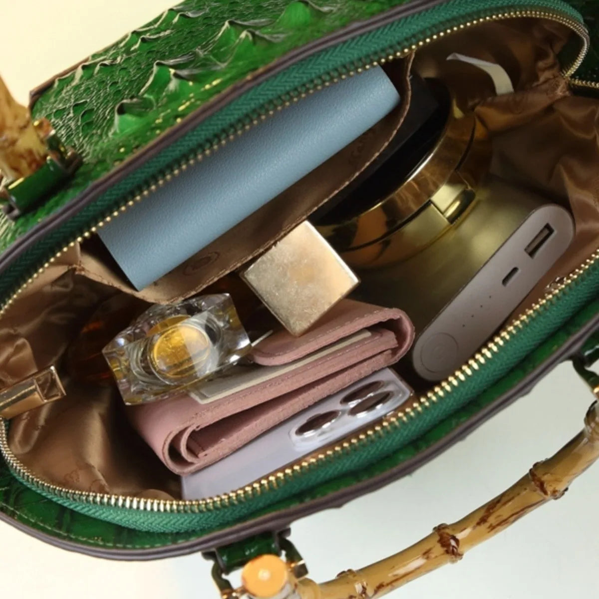 Women's Shell Bamboo Handle Handbag