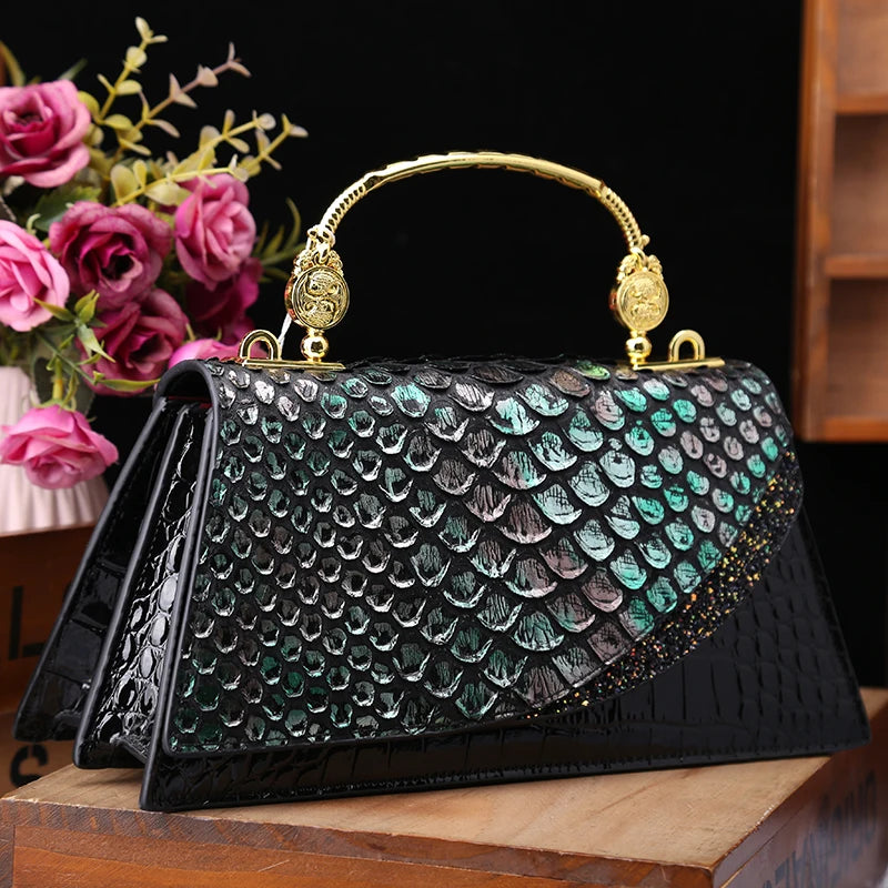 Women's Crocodile Pattern Genuine Leather Shell Crossbody Bag