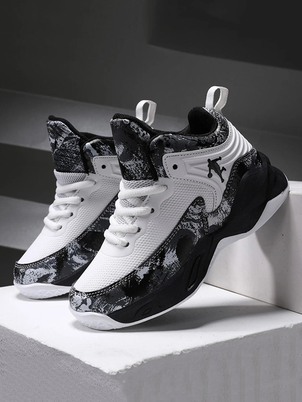 Kids' Breathable Non-Slip Lace-Up Basketball Sneakers