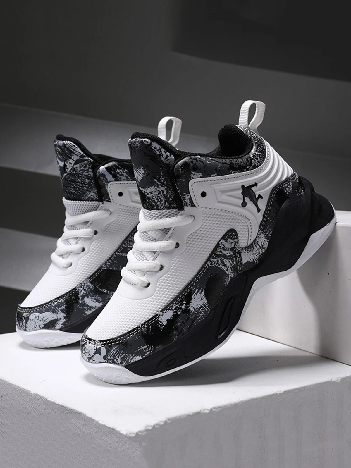 Kids' Breathable Non-Slip Lace-Up Basketball Sneakers