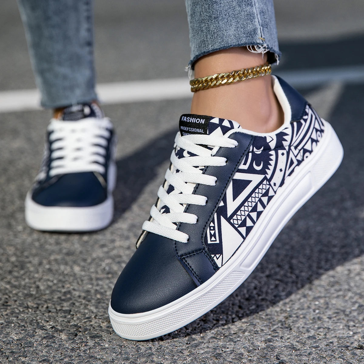 Women's Lightweight PU Skateboard Sneakers