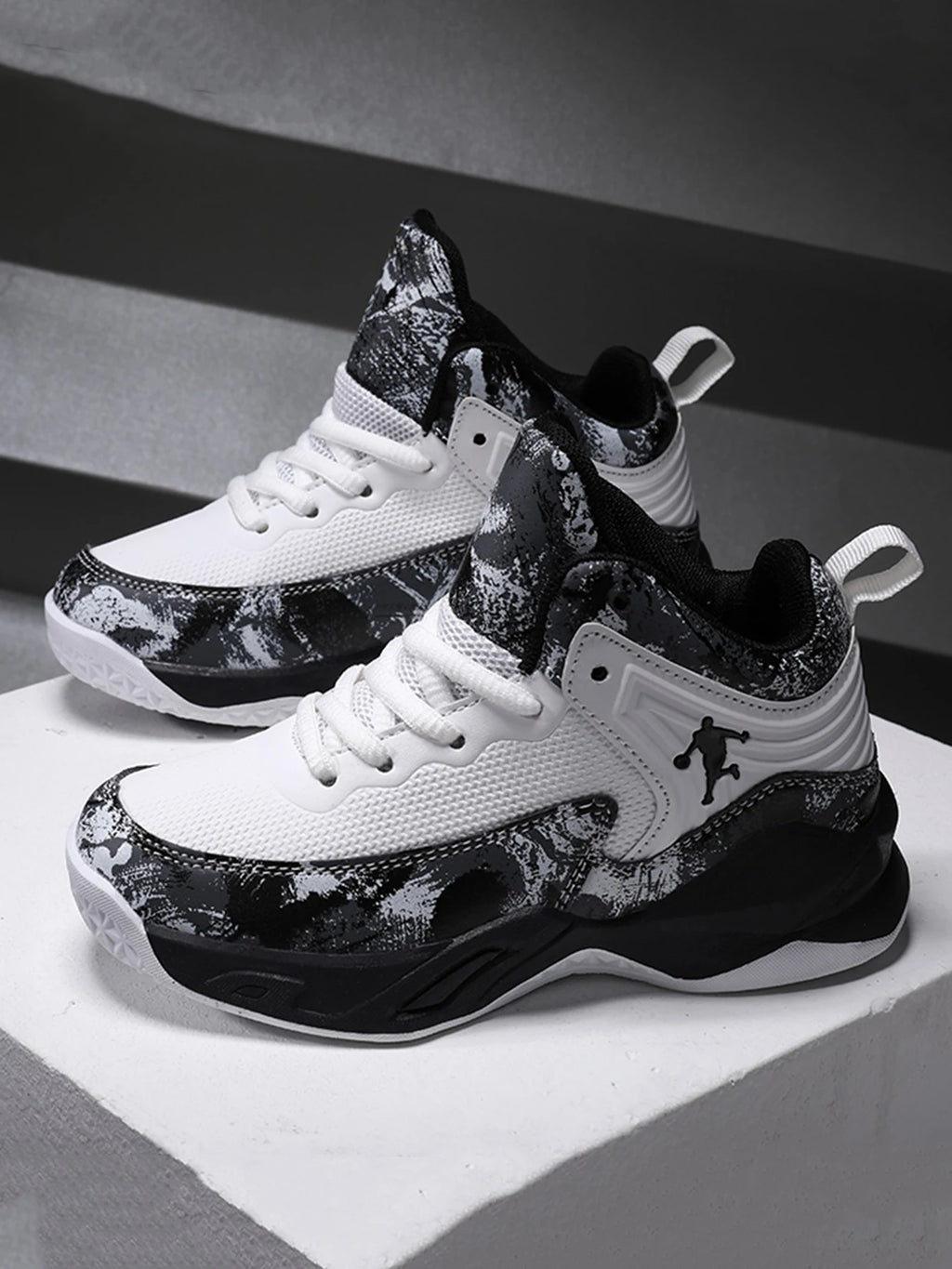 Kids' Breathable Non-Slip Lace-Up Basketball Sneakers