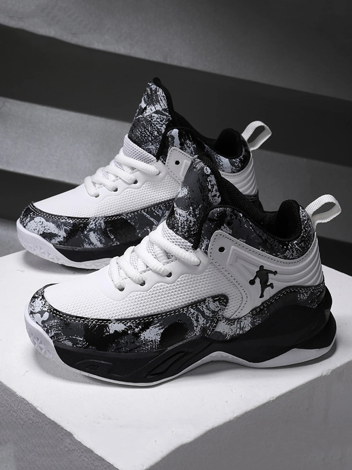 Kids' Breathable Non-Slip Lace-Up Basketball Sneakers