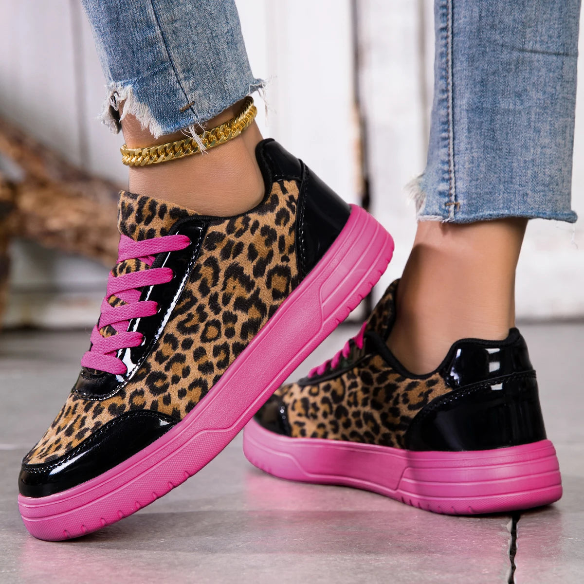 Women's Breathable Air Mesh Lace-Up Sneakers